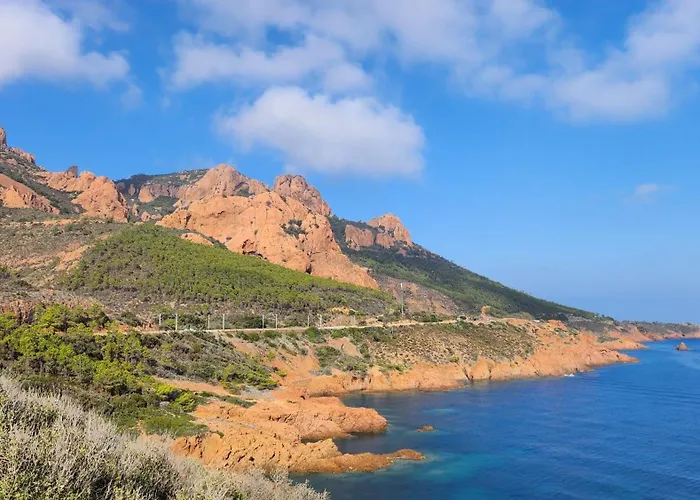 Vue Exceptionnelle Sur La Mer Et Le Cap Esterel